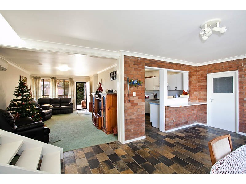 61 Madigan Boulevarde, Mount Warrigal NSW 2528