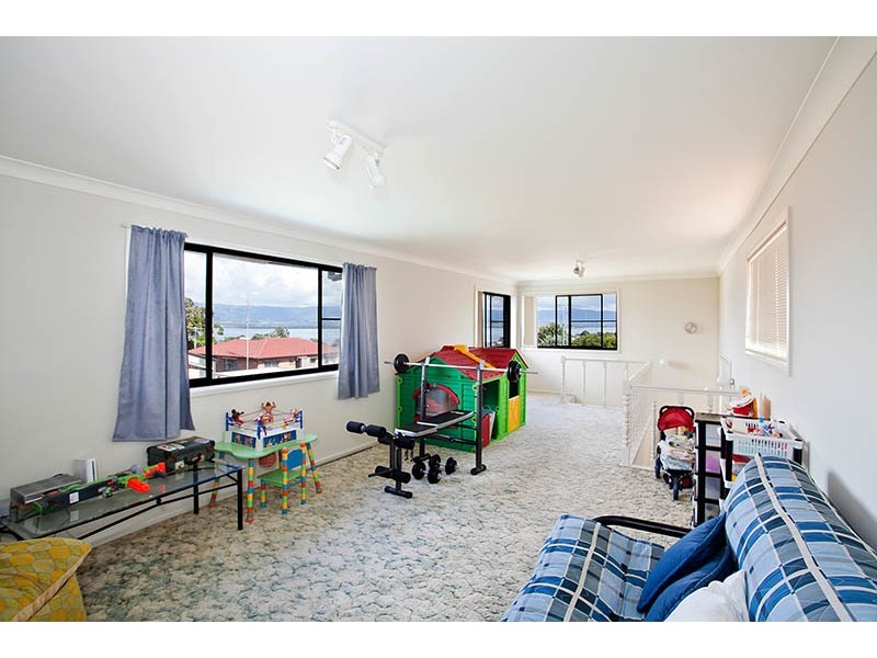 61 Madigan Boulevarde, Mount Warrigal NSW 2528