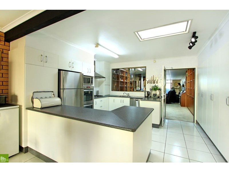 50 Central Avenue, Oak Flats NSW 2529
