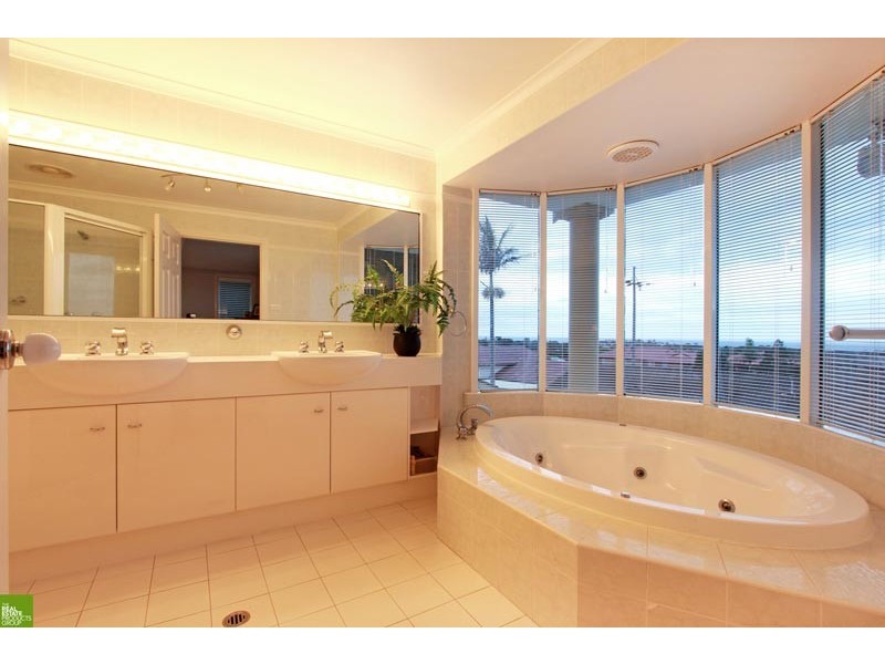 168 Captain Cook Drive, Barrack Heights NSW 2528