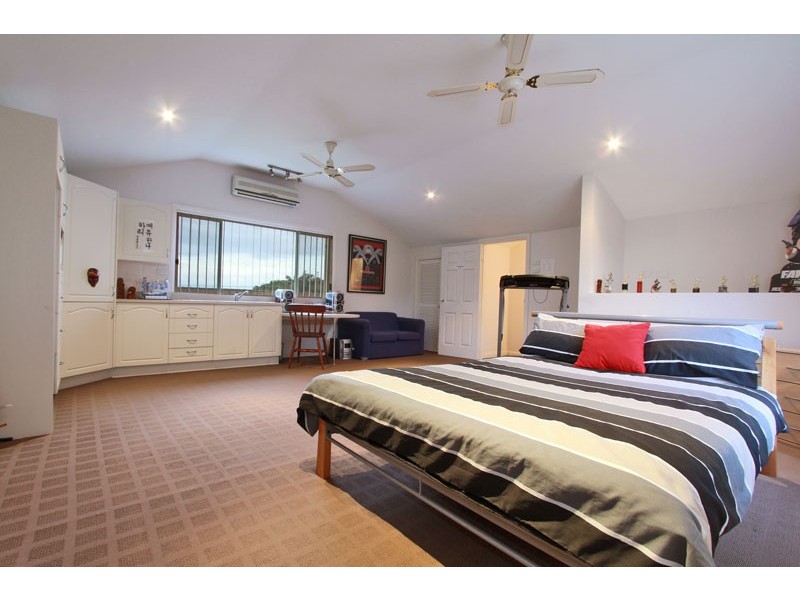 168 Captain Cook Drive, Barrack Heights NSW 2528