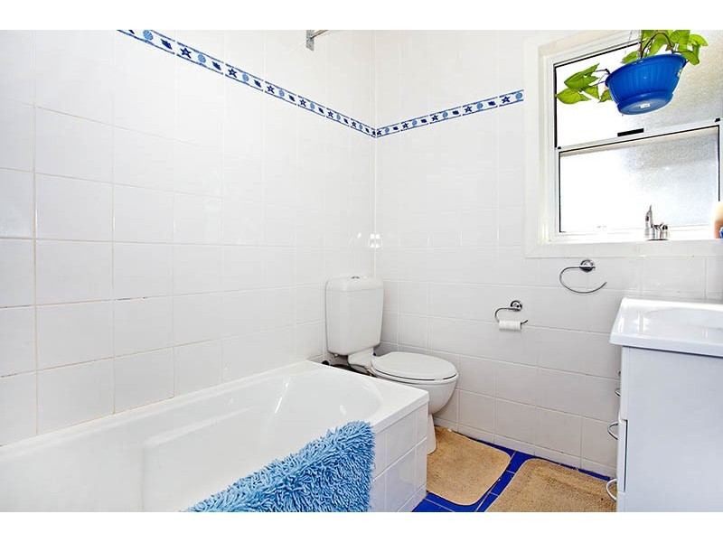 110 Landy Drive, Mount Warrigal NSW 2528