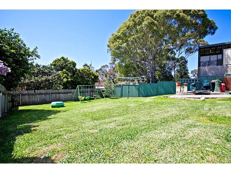 110 Landy Drive, Mount Warrigal NSW 2528