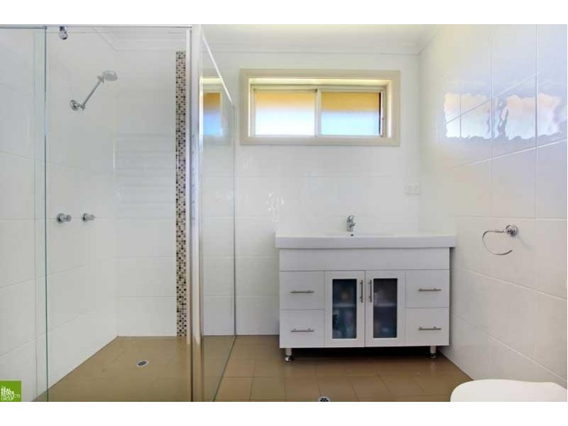 14 Charlton Street, Mount Warrigal NSW 2528