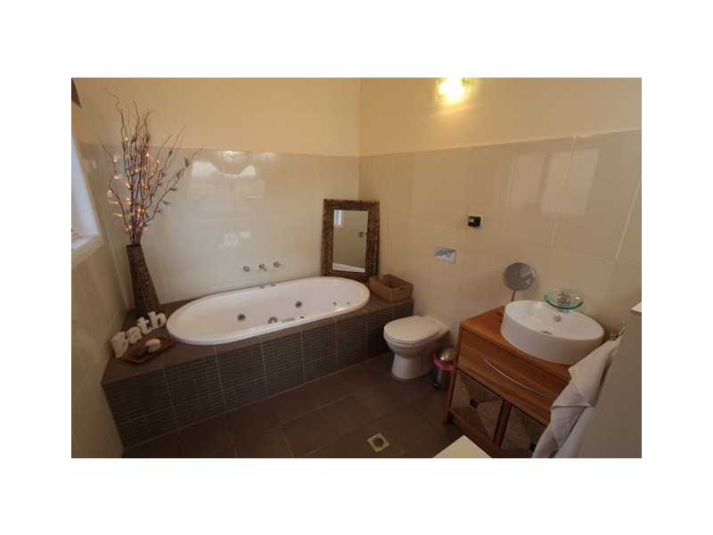 33 Helsal Circuit, Shell Cove NSW 2529