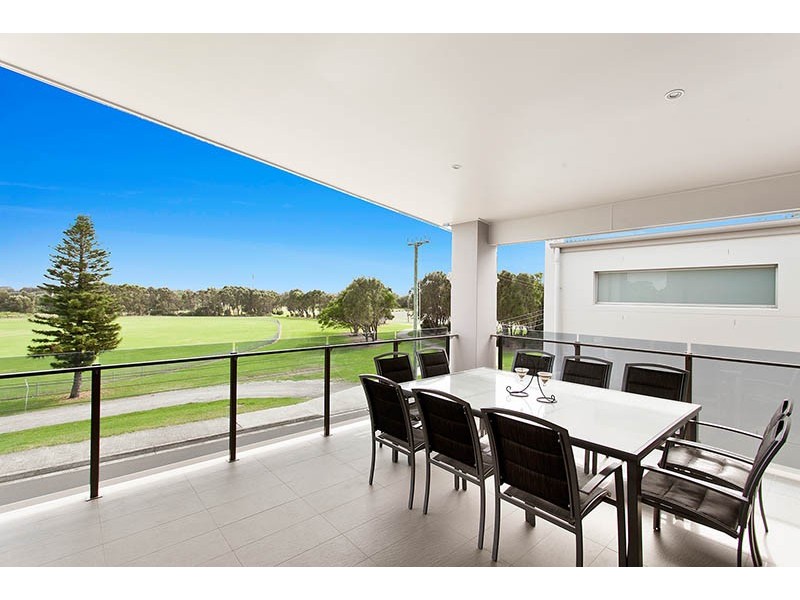 10 Beach Road, Shellharbour NSW 2529