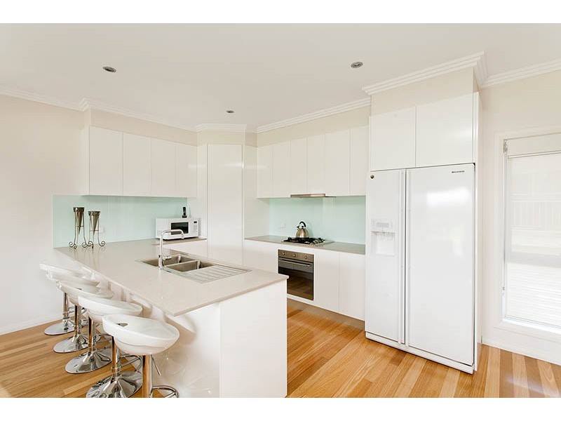 10 Beach Road, Shellharbour NSW 2529