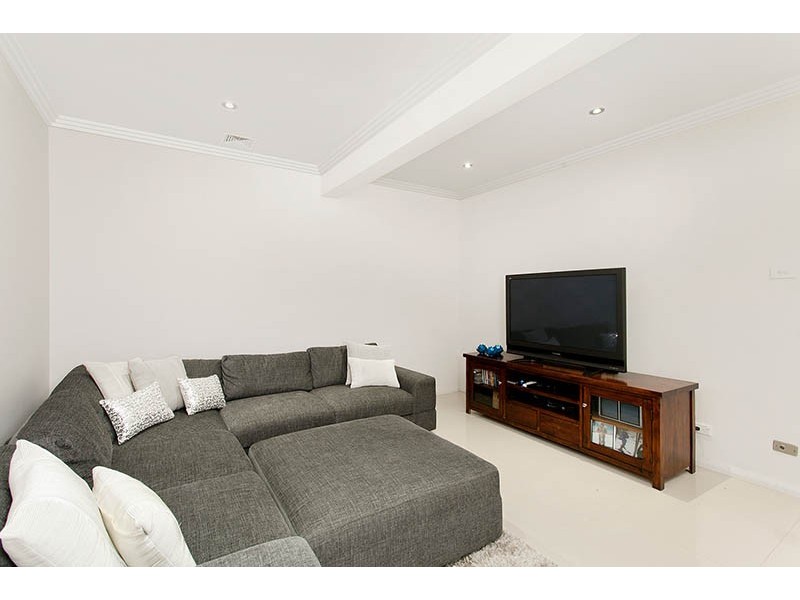 10 Beach Road, Shellharbour NSW 2529