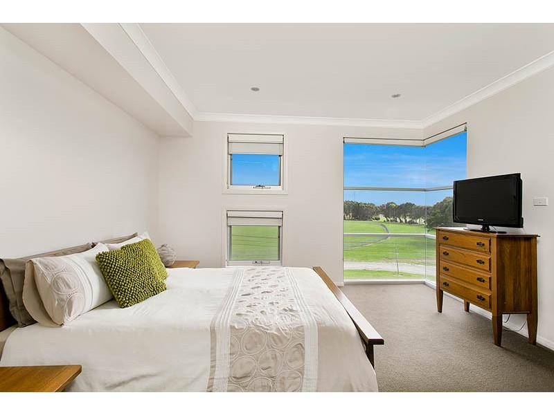 10 Beach Road, Shellharbour NSW 2529
