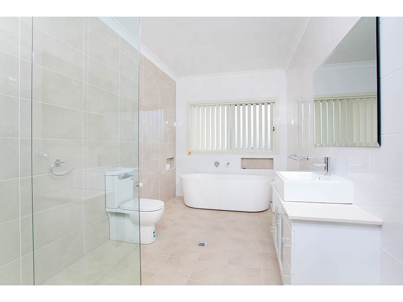 95 College Avenue, Flinders NSW 2529