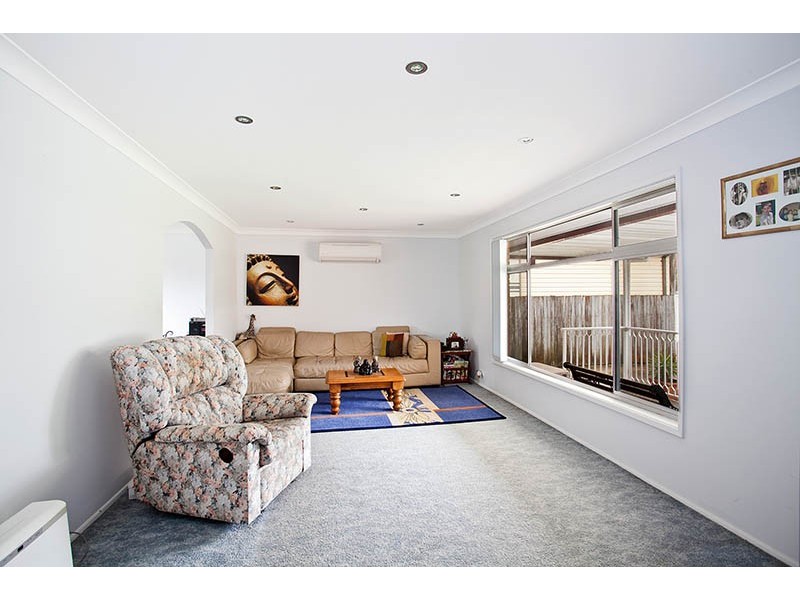 21 Beverley Avenue, Warilla NSW 2528