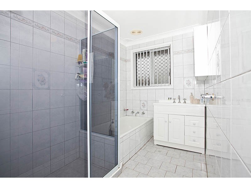 21 Beverley Avenue, Warilla NSW 2528