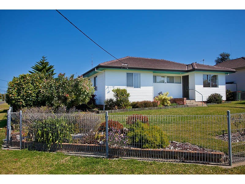 26 Beaton Street, Lake Illawarra NSW 2528