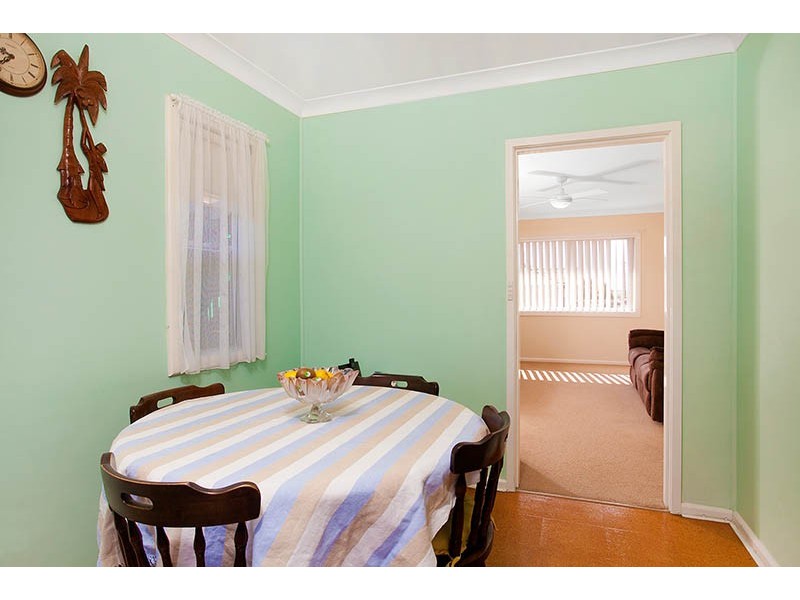 26 Beaton Street, Lake Illawarra NSW 2528