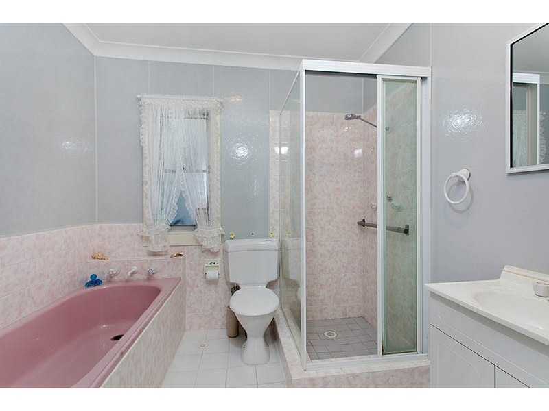 26 Beaton Street, Lake Illawarra NSW 2528