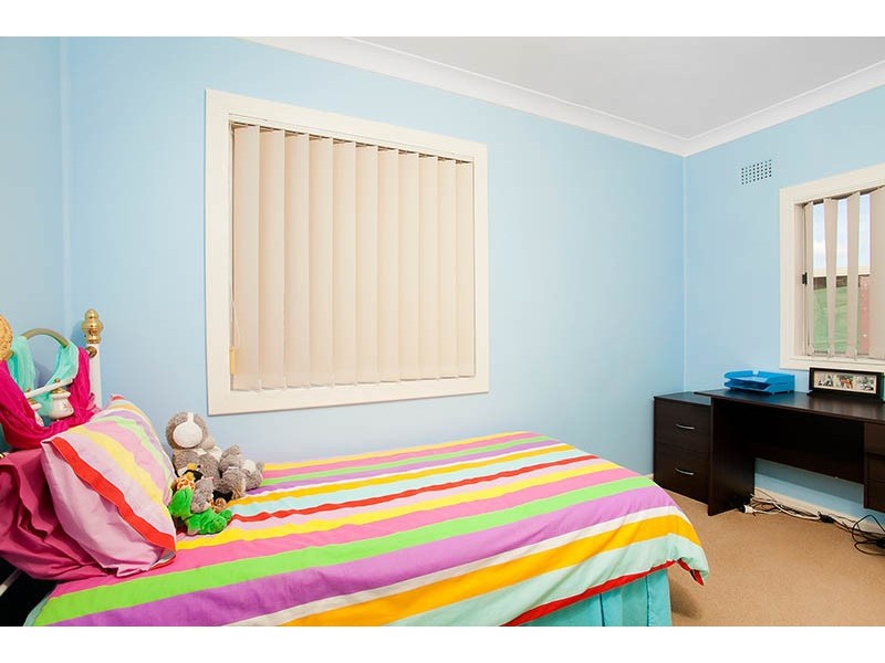 26 Beaton Street, Lake Illawarra NSW 2528