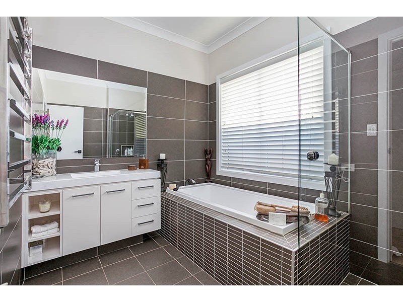 42 Mystics Drive, Shell Cove NSW 2529