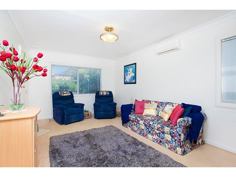 9 Beaton Street, Lake Illawarra NSW 2528