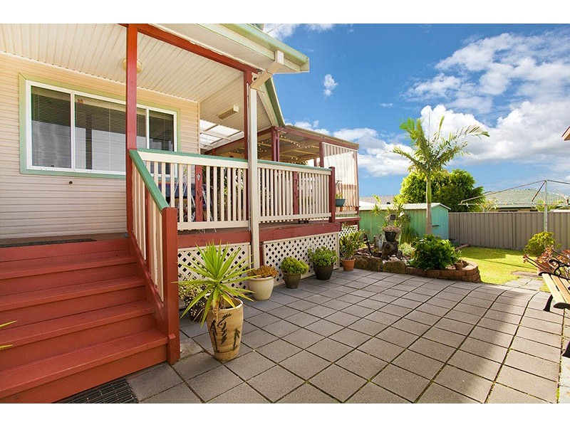 9 Beaton Street, Lake Illawarra NSW 2528