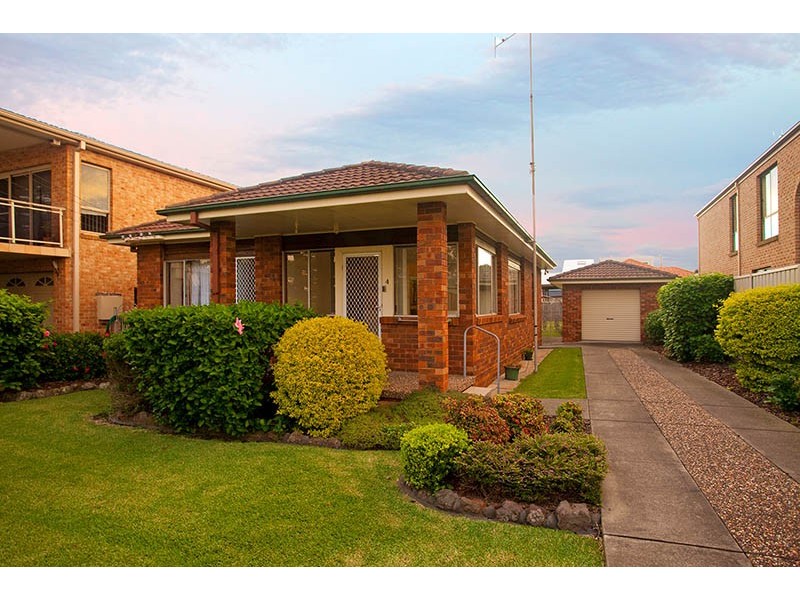 4 John Street, Shellharbour NSW 2529