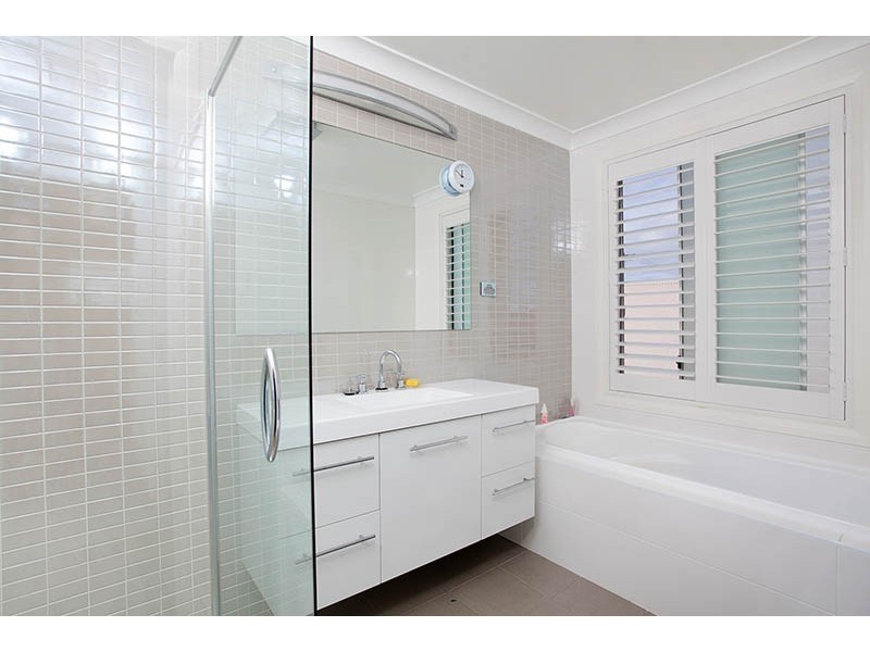 40 Little Lake Crescent, Warilla NSW 2528