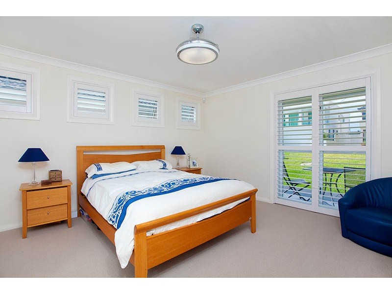 40 Little Lake Crescent, Warilla NSW 2528