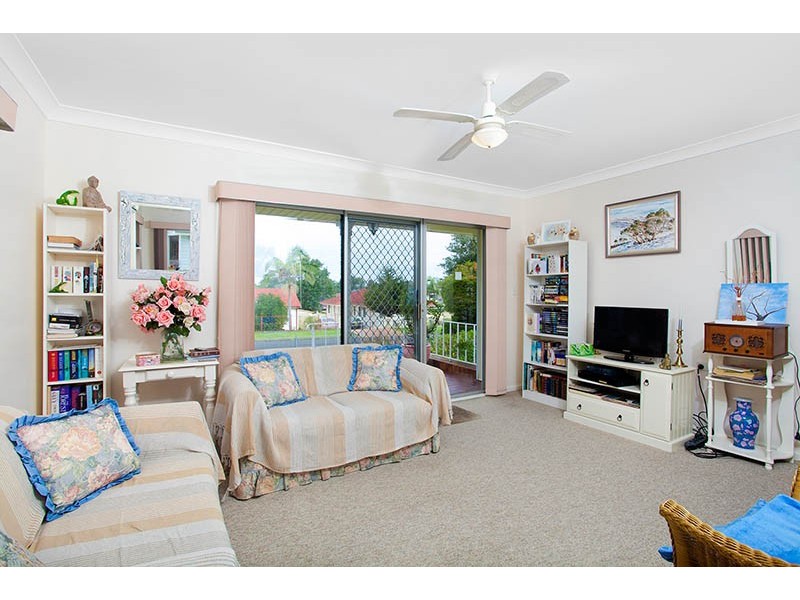 7 Albert Street, Lake Illawarra NSW 2528