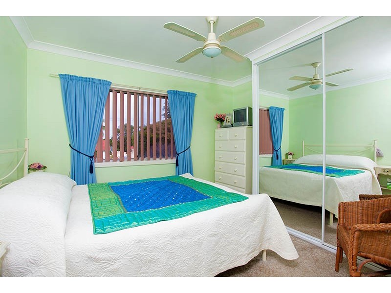 7 Albert Street, Lake Illawarra NSW 2528