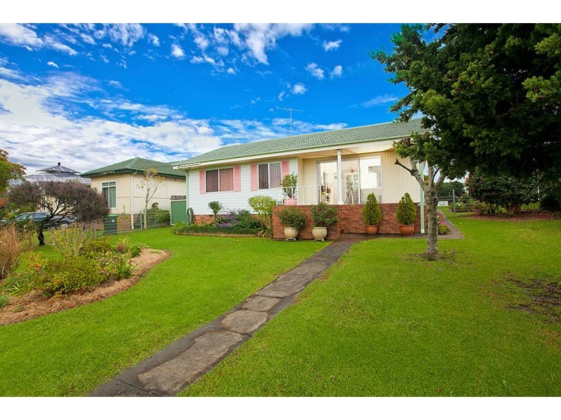 7 Albert Street, Lake Illawarra NSW 2528