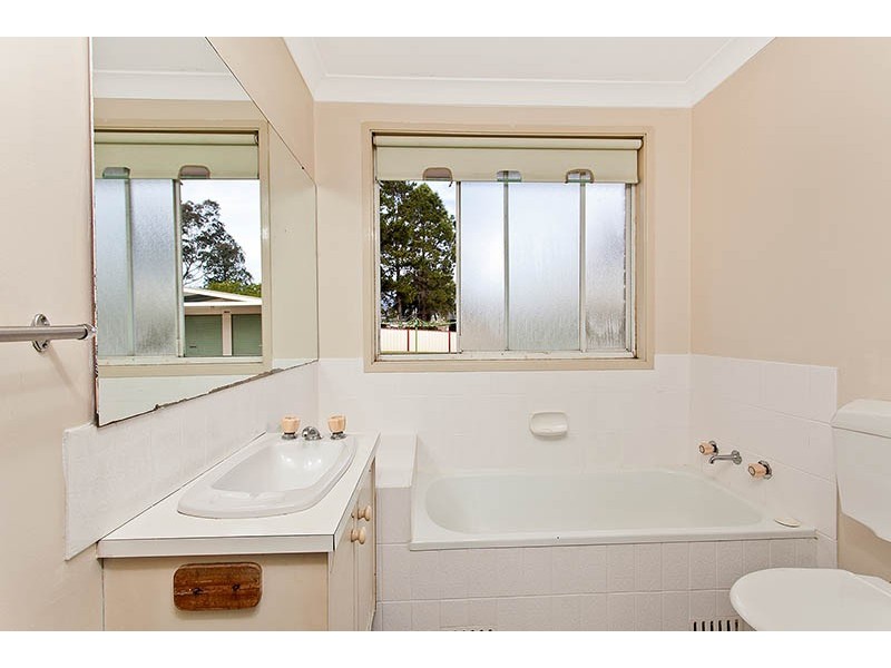 48 Polock Crescent, Albion Park NSW 2527