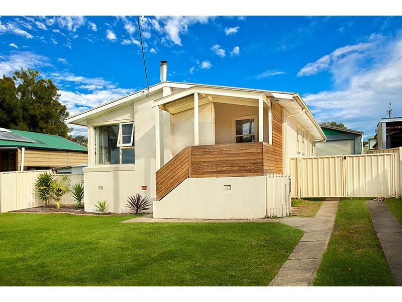 32 Freeman Parade, Mount Warrigal NSW 2528