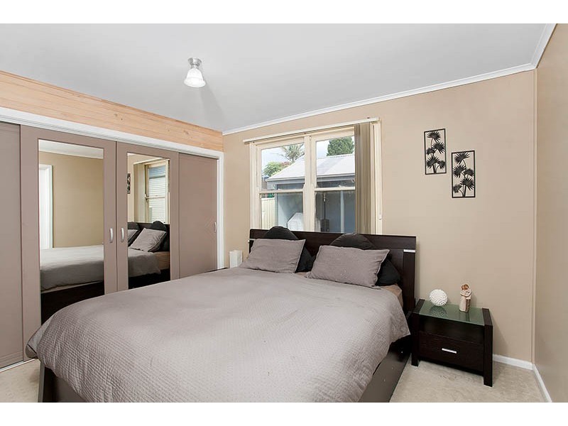 32 Freeman Parade, Mount Warrigal NSW 2528