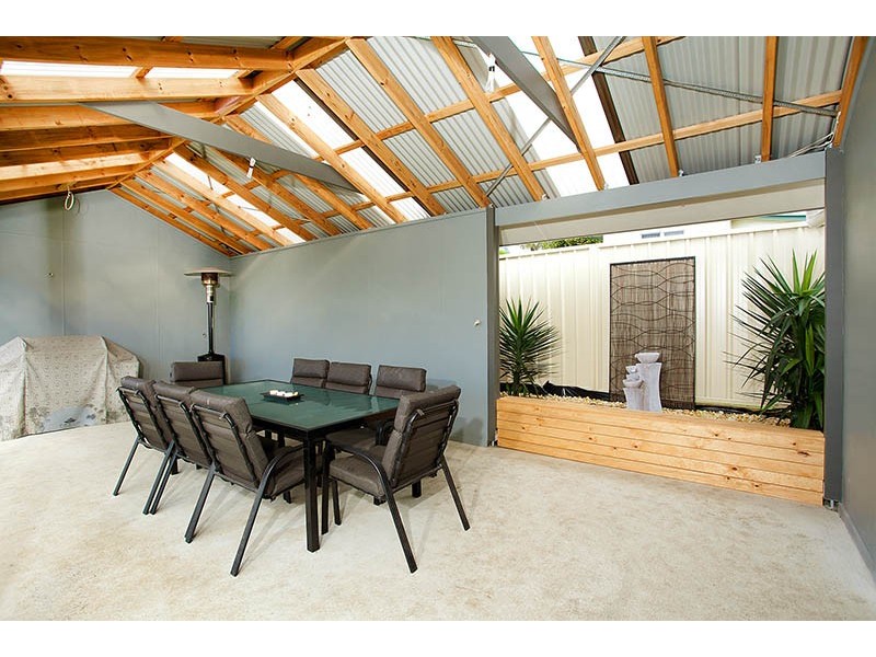 32 Freeman Parade, Mount Warrigal NSW 2528