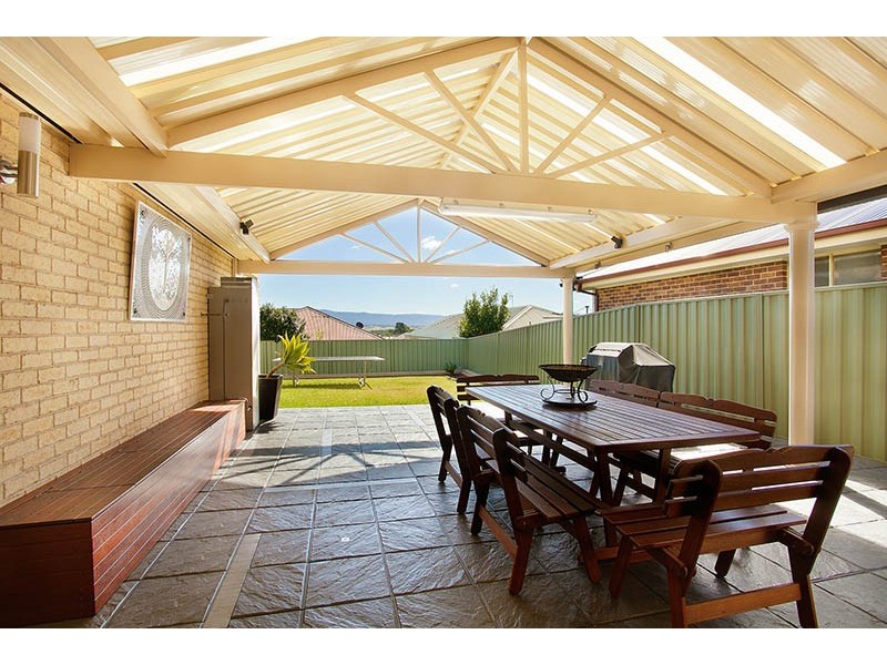 13 Shannon Drive, Albion Park NSW 2527