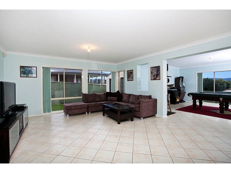 13 Shannon Drive, Albion Park NSW 2527