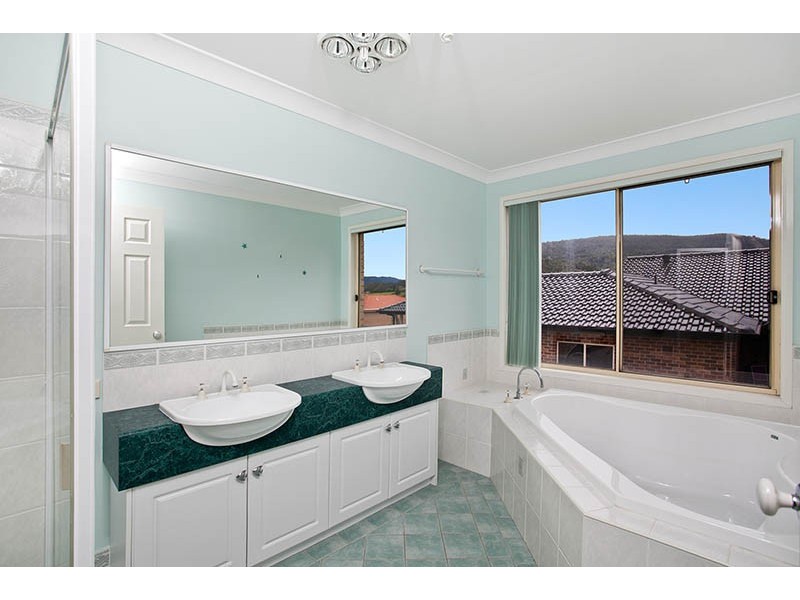 13 Shannon Drive, Albion Park NSW 2527