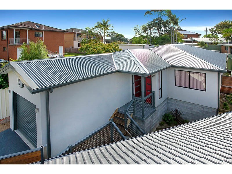 2/2 Bligh Place, Barrack Heights NSW 2528
