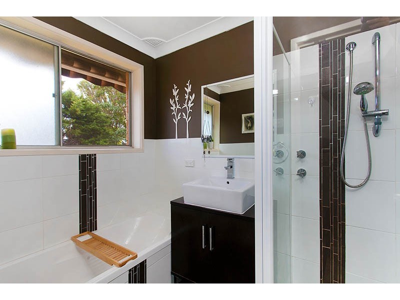 69 Goolagong Cct, Mount Warrigal NSW 2528