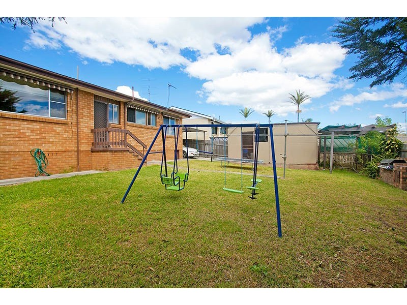 69 Goolagong Cct, Mount Warrigal NSW 2528