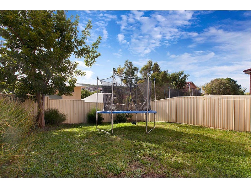 1/4 Merimbula Close, Flinders NSW 2529