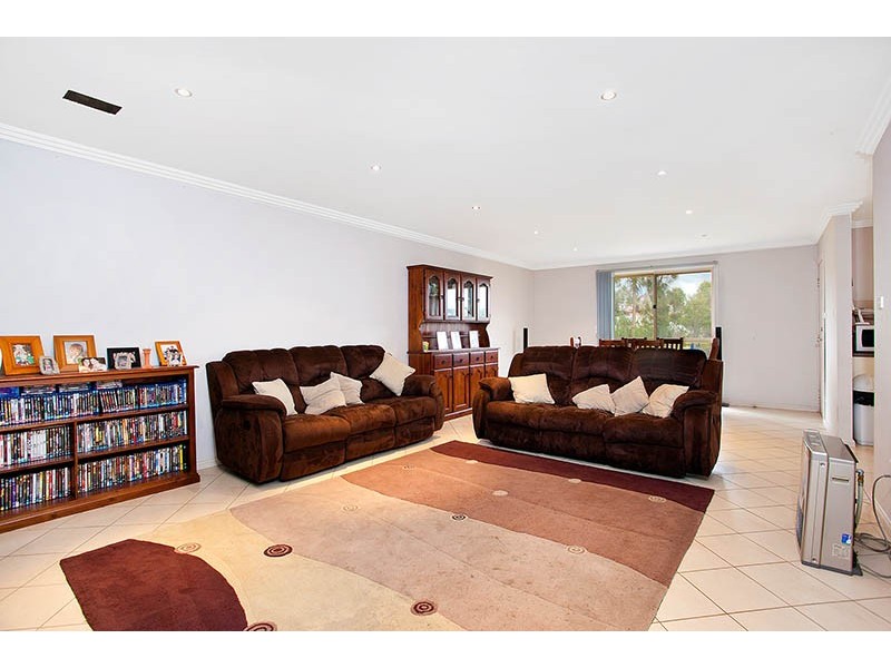 2/4 Merimbula Close, Flinders NSW 2529