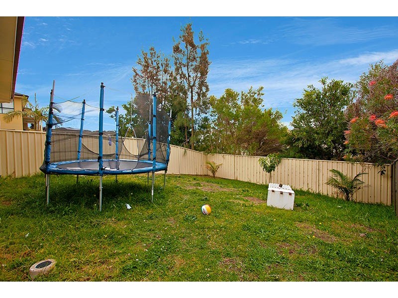 2/4 Merimbula Close, Flinders NSW 2529