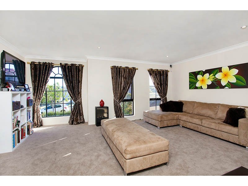 14 Banks Drive, Shell Cove NSW 2529