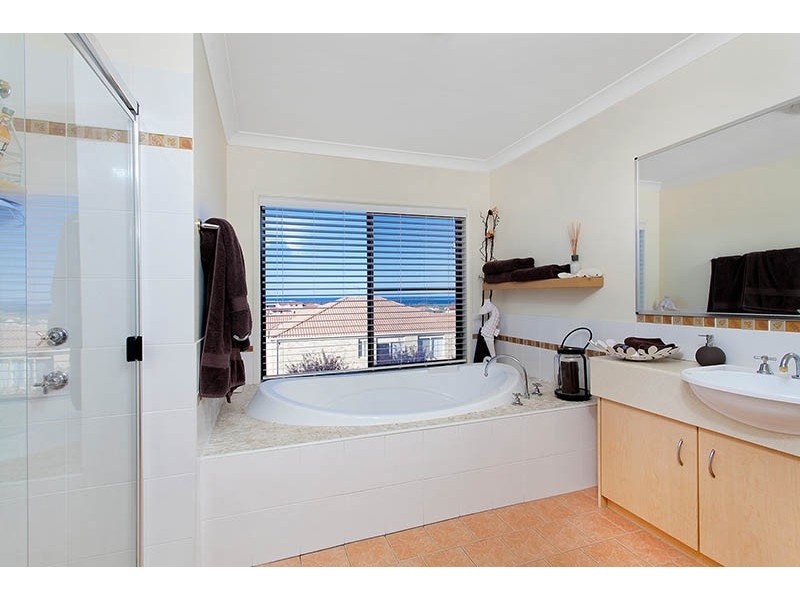 14 Banks Drive, Shell Cove NSW 2529