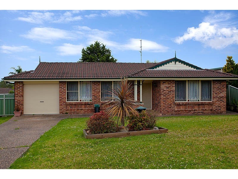 4 Normanby Place, Albion Park NSW 2527