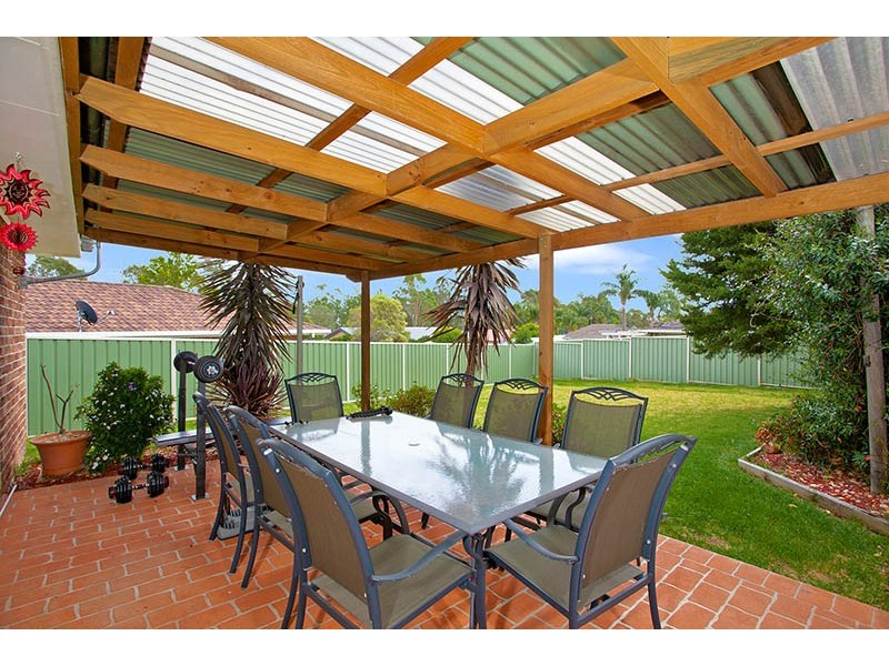 4 Normanby Place, Albion Park NSW 2527