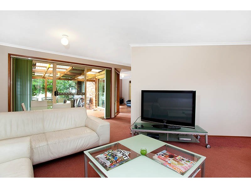 4 Normanby Place, Albion Park NSW 2527