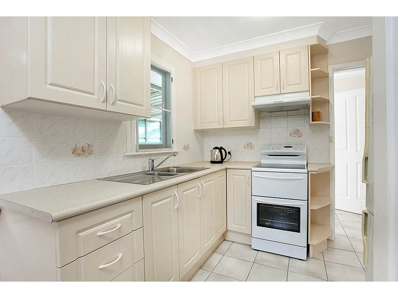 9 Day Street, Lake Illawarra NSW 2528