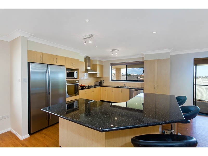16 Helsal Circuit, Shell Cove NSW 2529