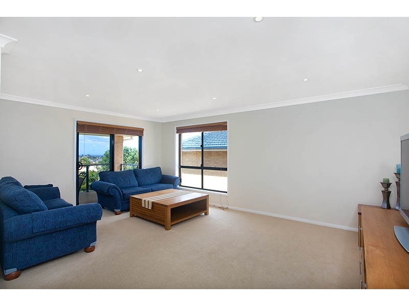 16 Helsal Circuit, Shell Cove NSW 2529